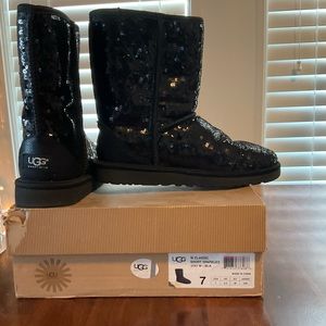 UGG Classic short boot with sparkles: Black, size 7 WMNS